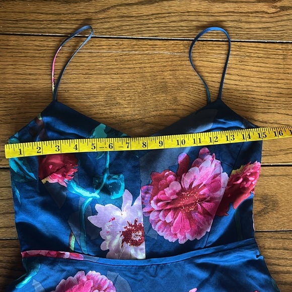 Banana Republic Floral Dress Size 4 - Picture 13 of 16